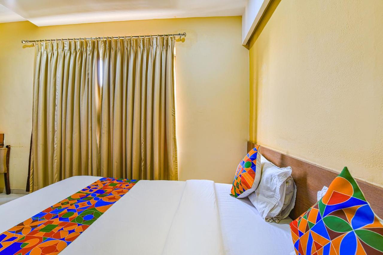 Fabhotel Rb Residency 수라트 외부 사진