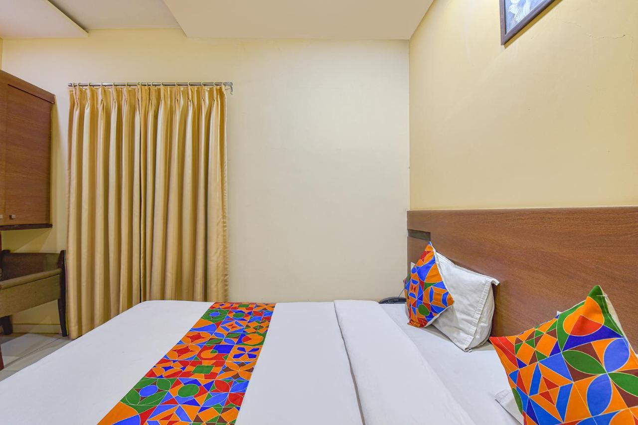 Fabhotel Rb Residency 수라트 외부 사진