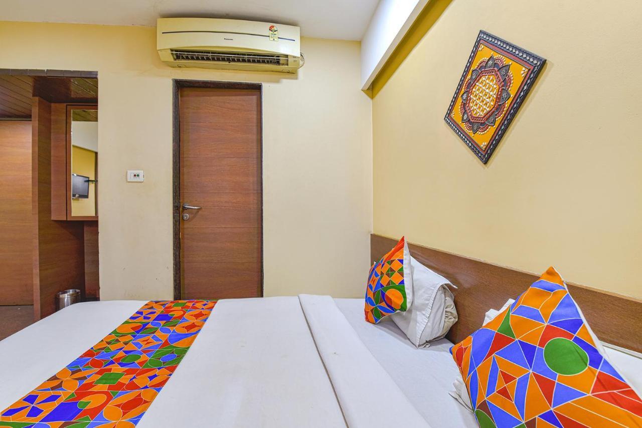 Fabhotel Rb Residency 수라트 외부 사진